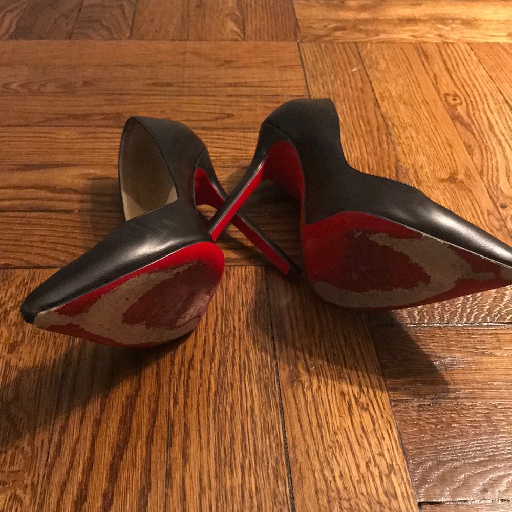 Christian Louboutin - Picture 2 of 9